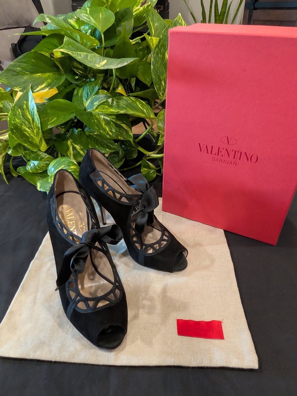 Valentino Garavani Black Suede Cutout Bow Peep Toe Pumps Size 37